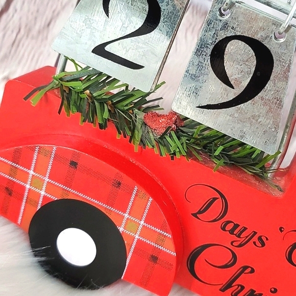 Christmas Countdown Wooden Red Farm Truck Galvanized Metal Number Decor - Picture 6 of 13